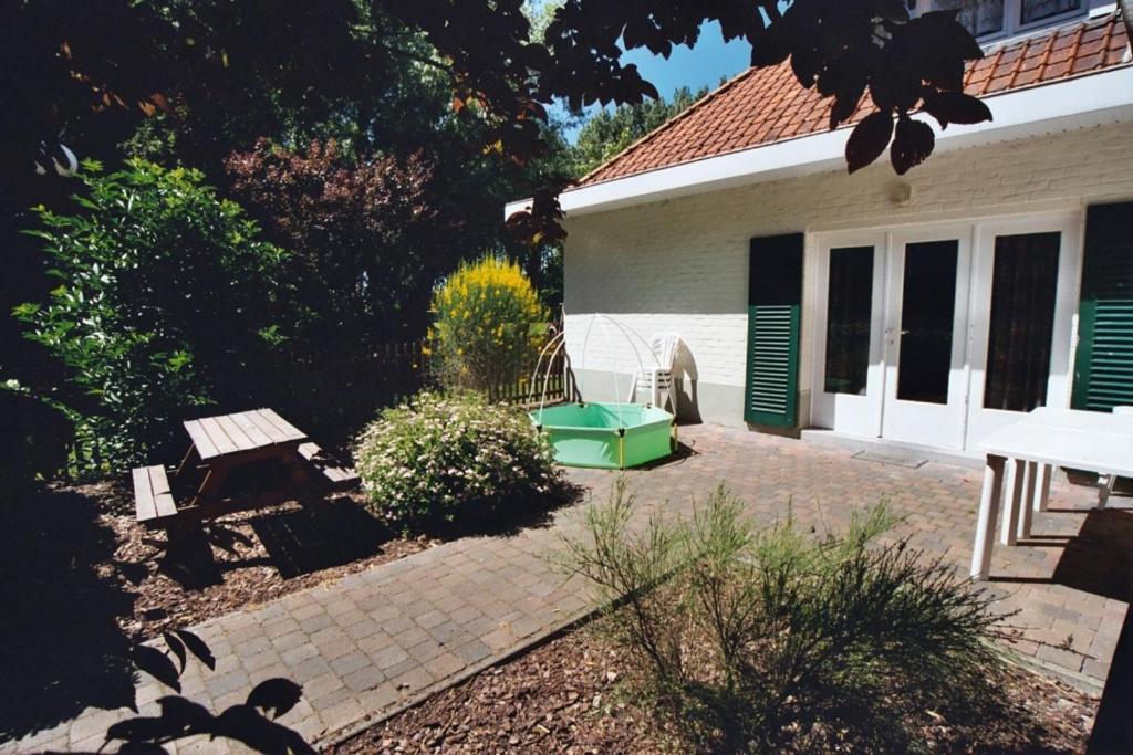 Appartement Dahlia Garden 8P De Haan Exterior photo